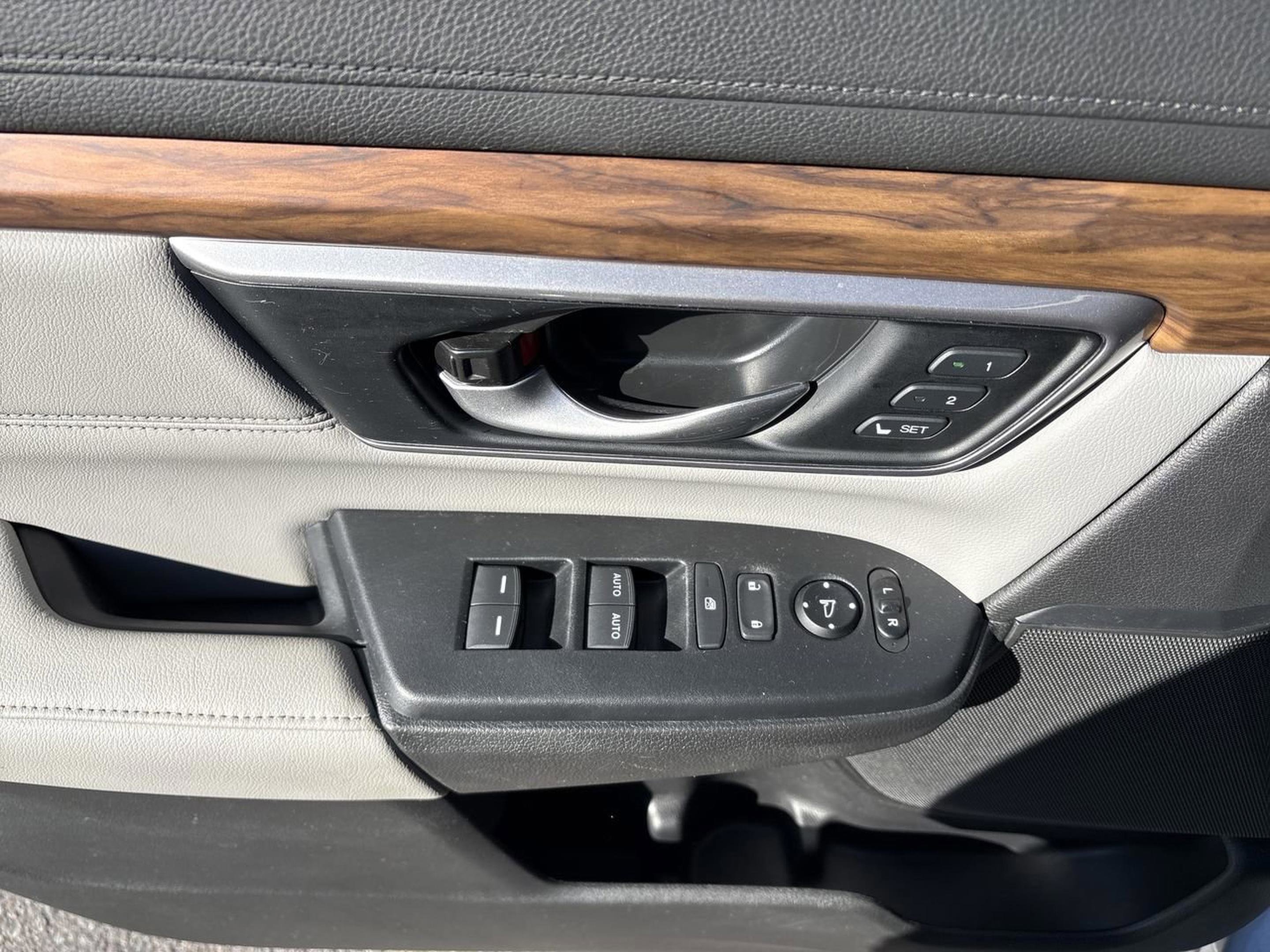 Certified 2021 Honda CR-V Touring image 17