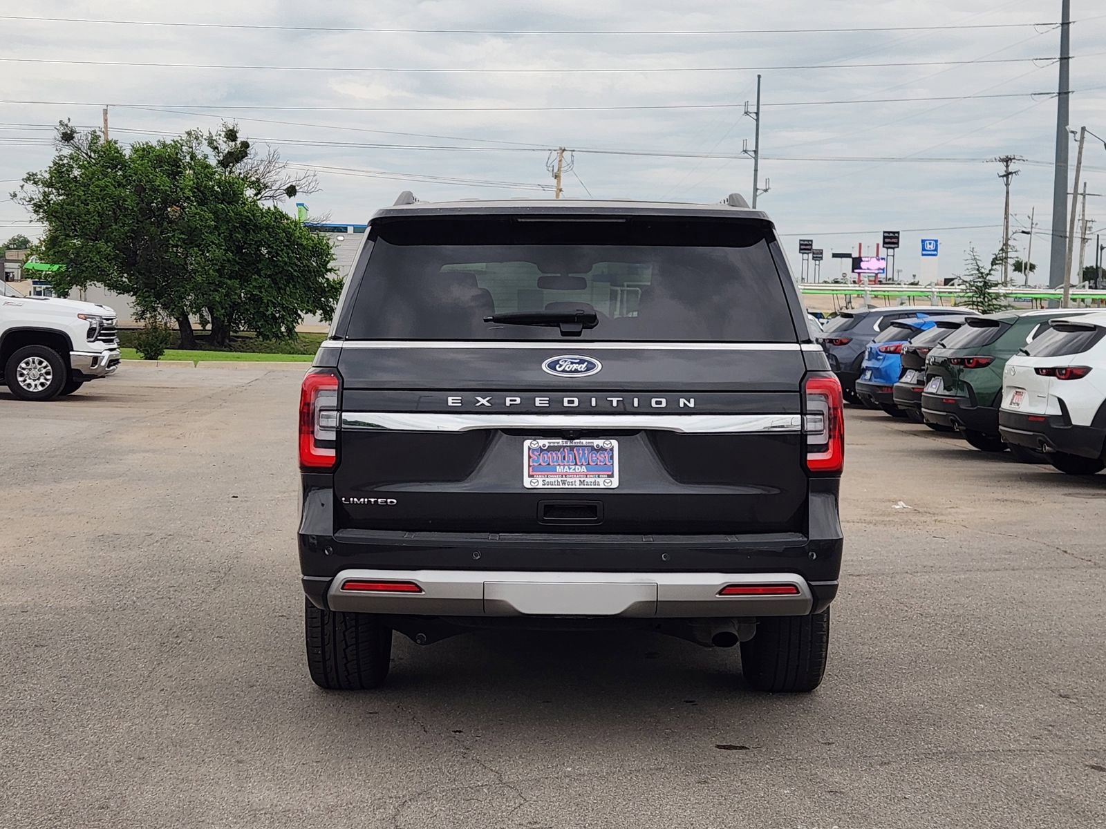 Used 2023 Ford Expedition Limited AWD/4WD image 8