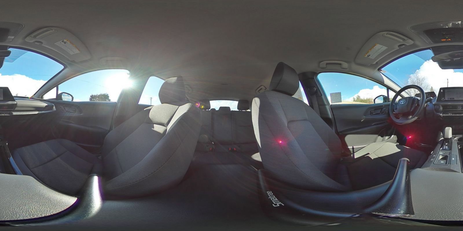 Used 2025 Toyota Prius LE image 42