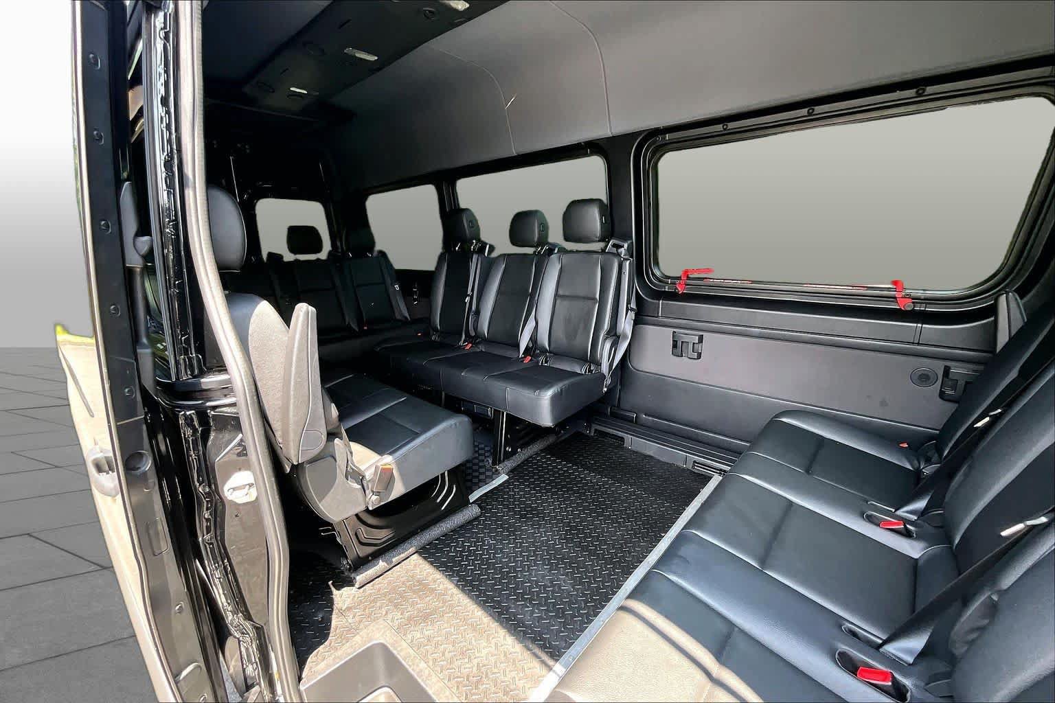 Used 2022 Mercedes-Benz Sprinter 2500 image 20