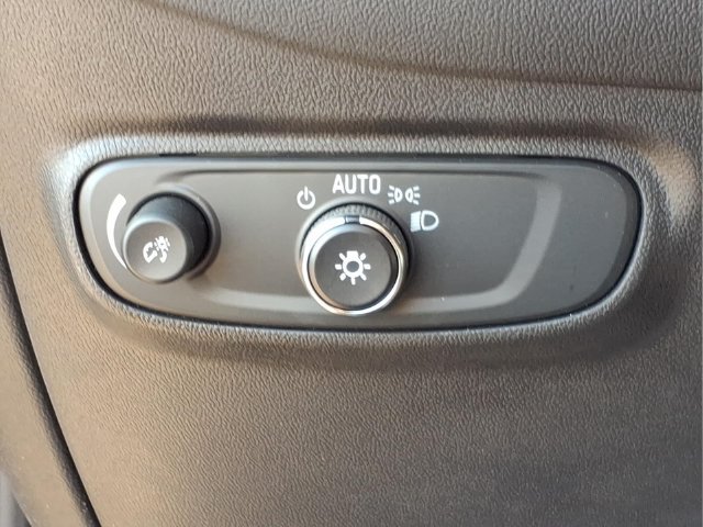 Used 2024 Chevrolet Equinox LS w/ LS Convenience Package FWD image 17