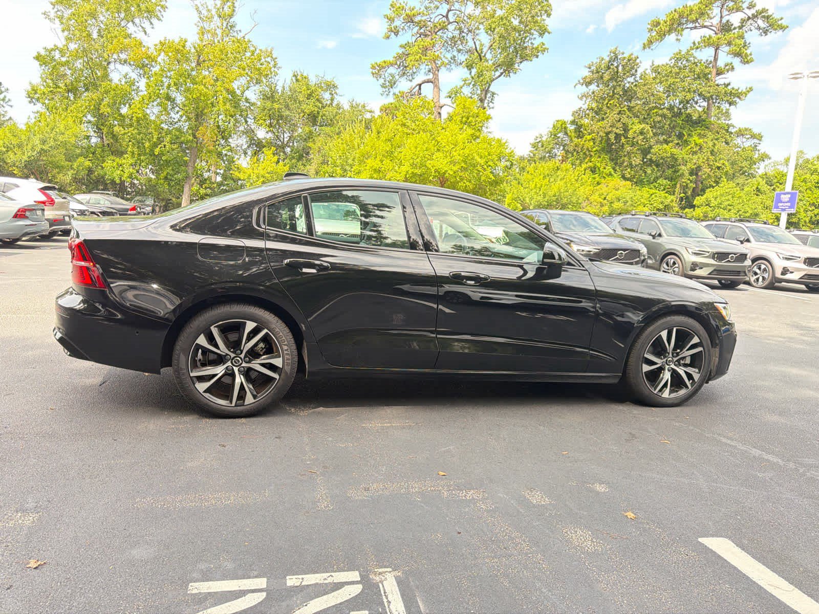 Used 2025 Volvo S60 B5 Plus FWD image 17