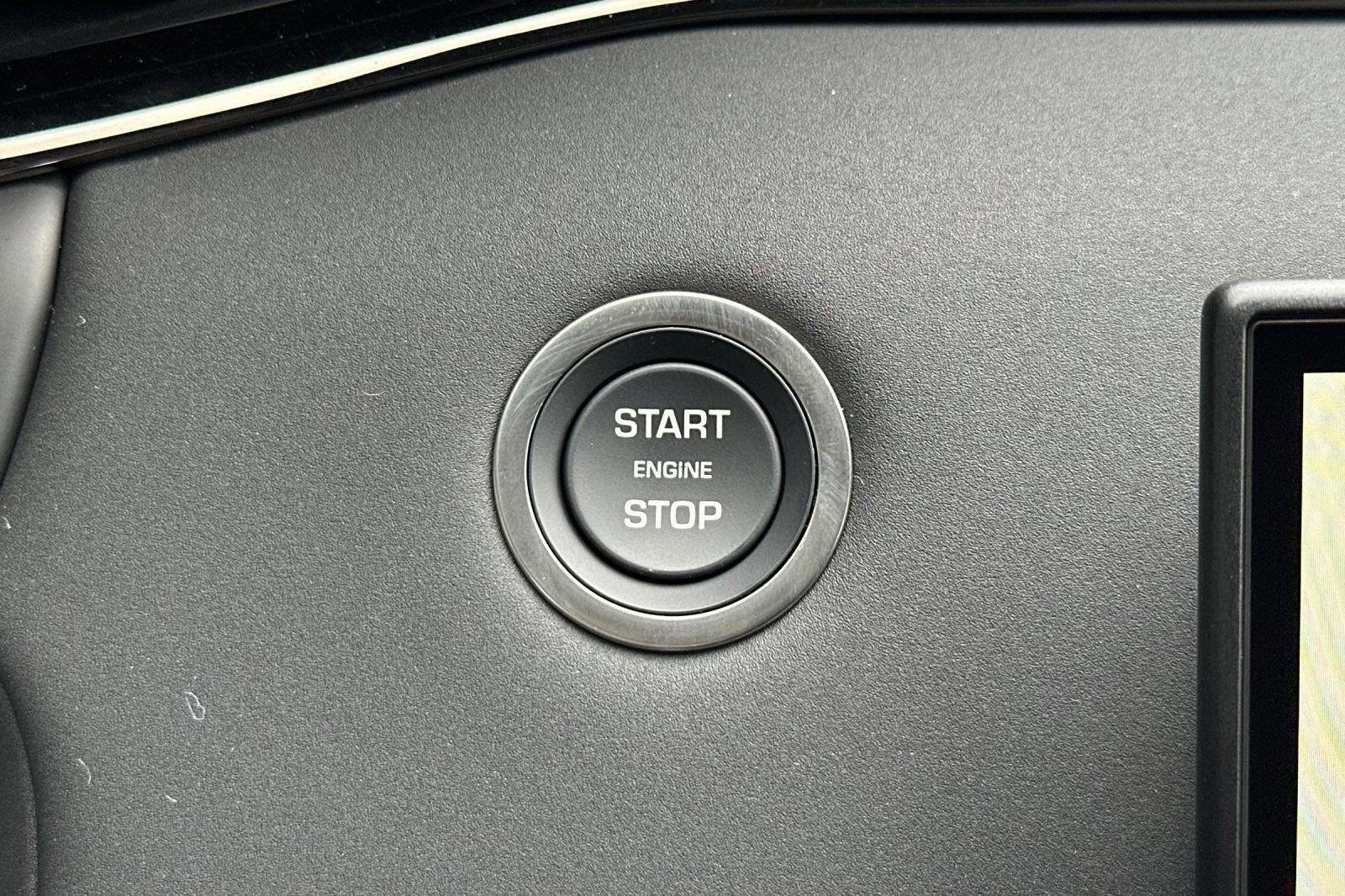 New 2026 Land Rover Range Rover Evoque S image 28