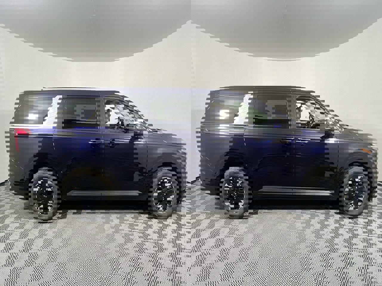 New 2026 Kia Carnival LXS image 2