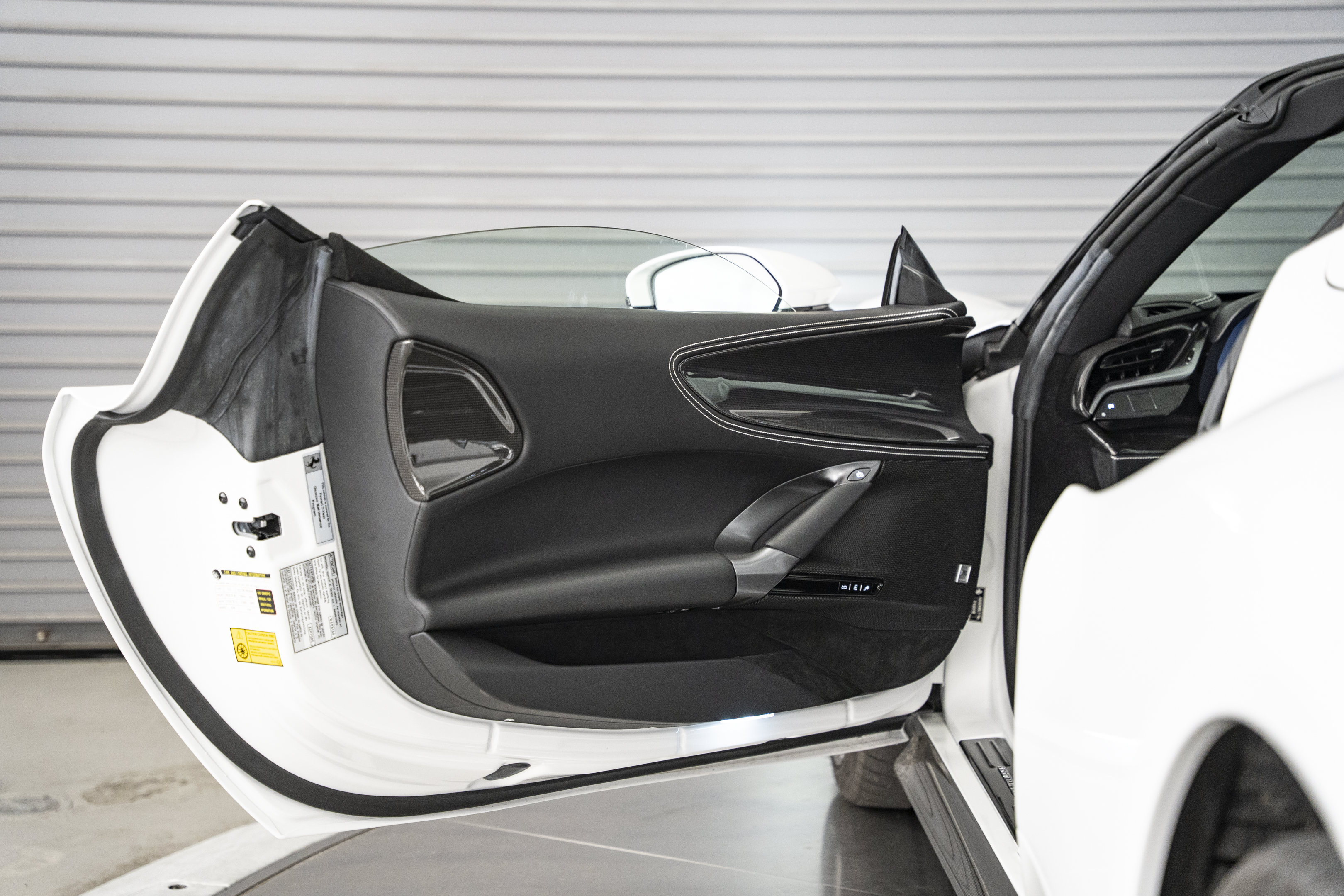 Used 2023 Ferrari SF90 Spider AWD/4WD image 28