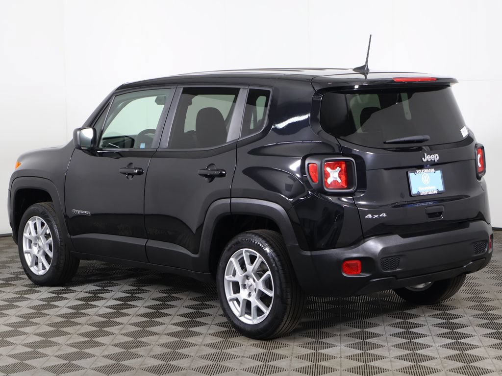 Used 2023 Jeep Renegade Latitude AWD/4WD image 8
