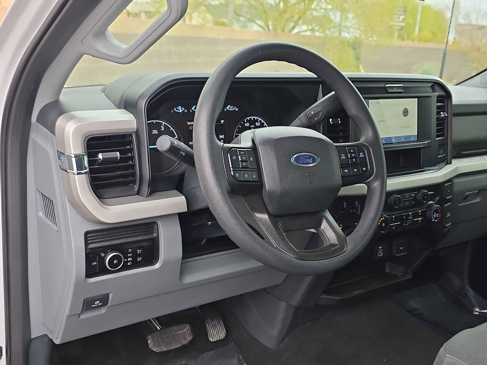 Used 2025 Ford F250 XLT image 2