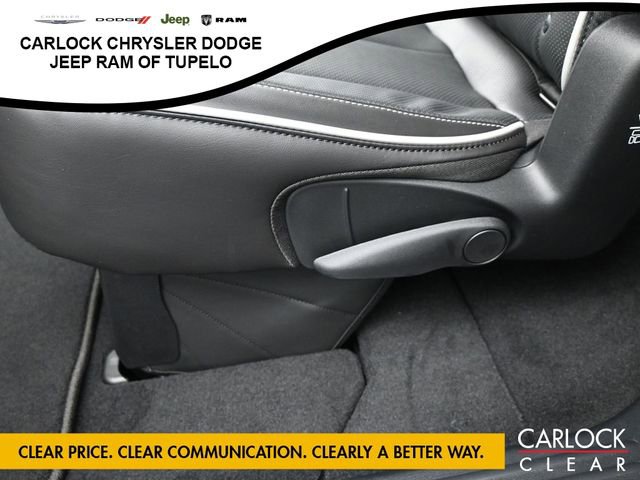 New 2026 Chrysler Pacifica Limited w/ Uconnect Theater Family Group image 30