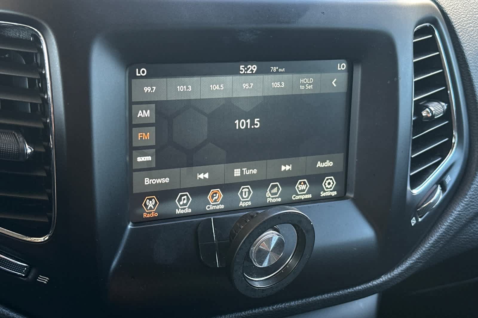 Used 2018 Jeep Compass Latitude w/ Popular Equipment Group FWD image 20