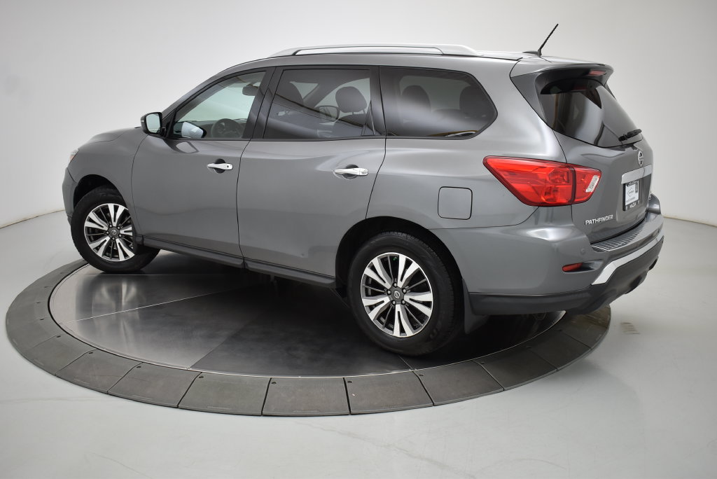 Used 2017 Nissan Pathfinder SV AWD/4WD image 8