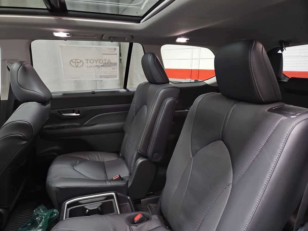 New 2026 Toyota Grand Highlander AWD Hybrid image 24