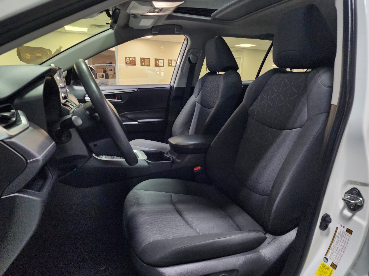 Used 2024 Toyota RAV4 XLE image 15