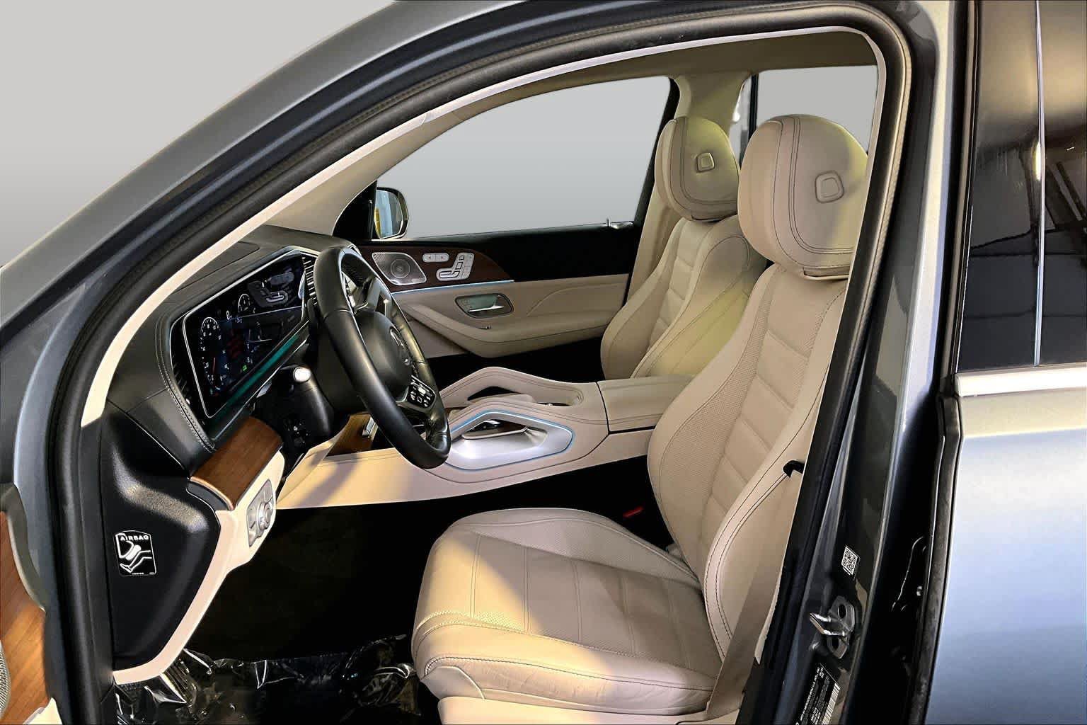 Used 2023 Mercedes-Benz GLS 450 4MATIC image 9