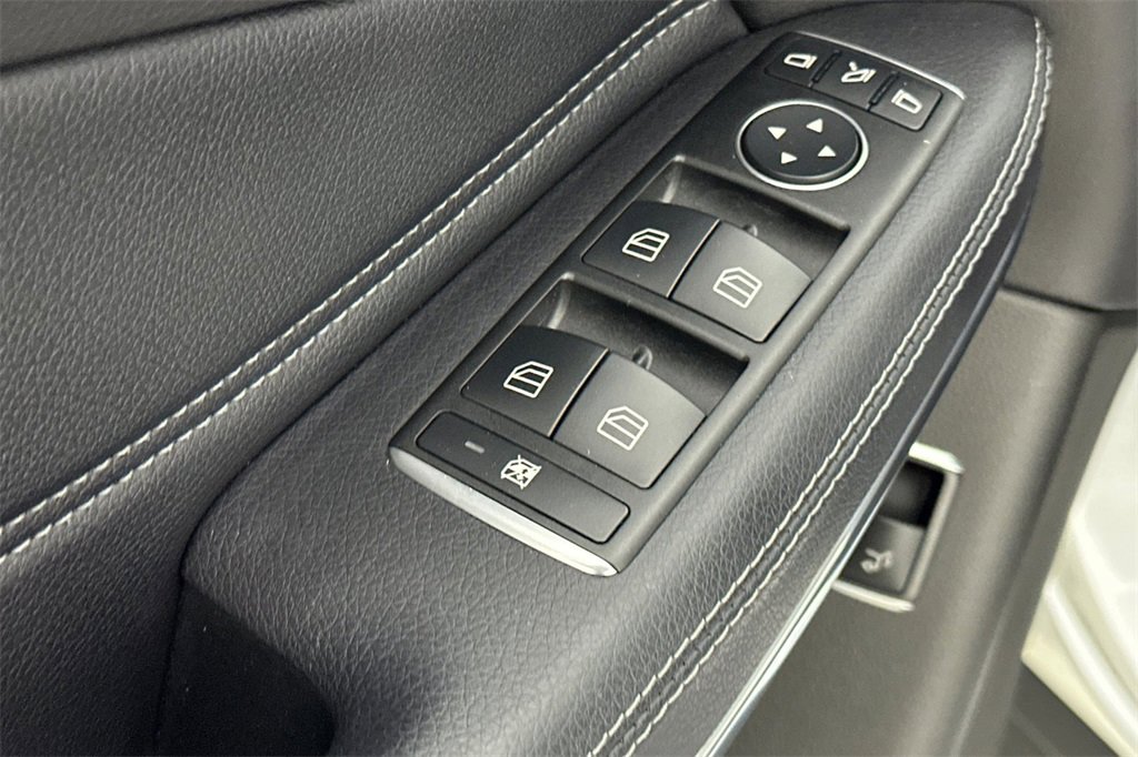 Used 2018 Mercedes-Benz GLS 550 4MATIC image 12