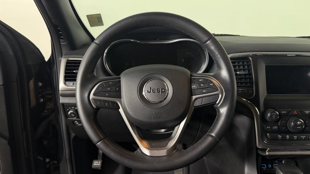 Used 2021 Jeep Grand Cherokee Laredo AWD/4WD image 16