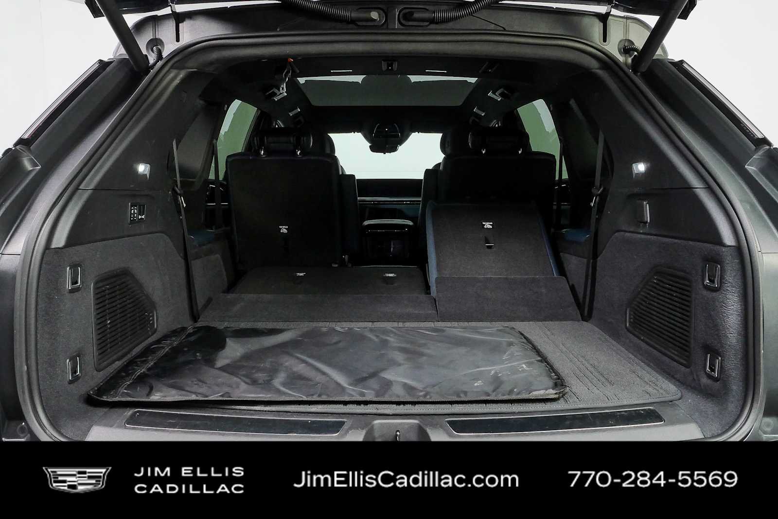 Certified 2025 Cadillac Escalade IQ Luxury 2 w/ LPO, Premium Carpet Package AWD/4WD image 32