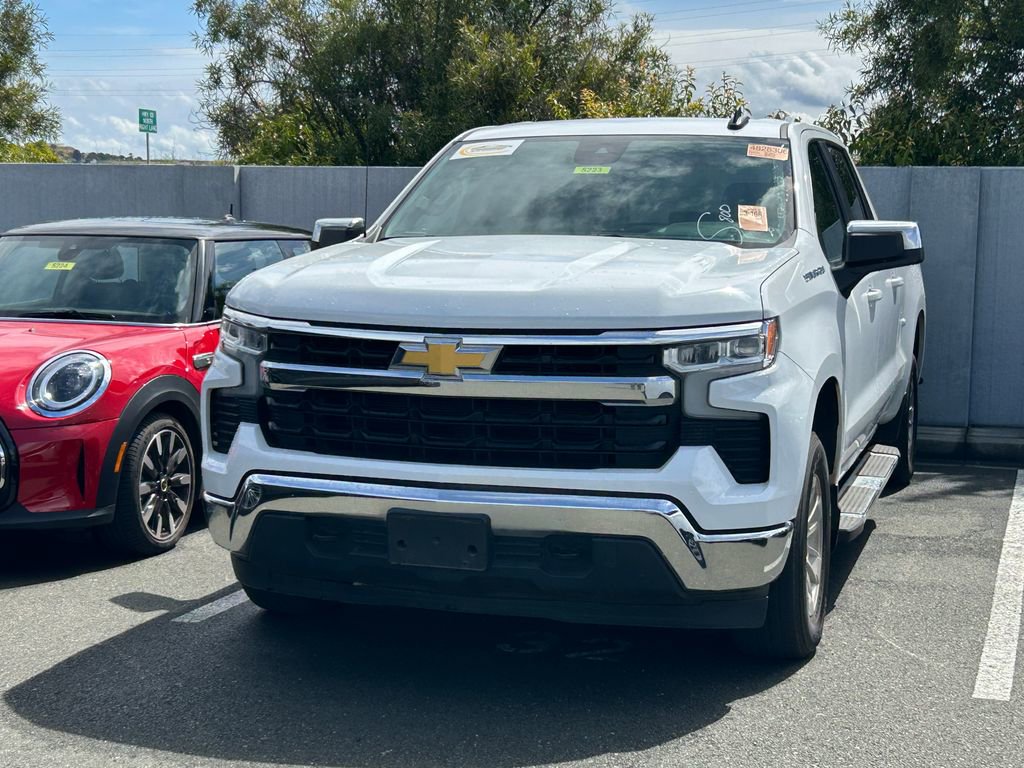 Used 2023 Chevrolet Silverado 1500 LT w/ Protection Package AWD/4WD image 2