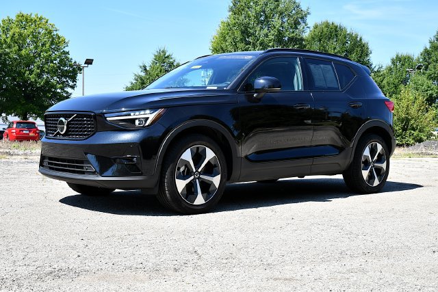 Certified 2026 Volvo XC40 B5 Plus AWD/4WD image 3