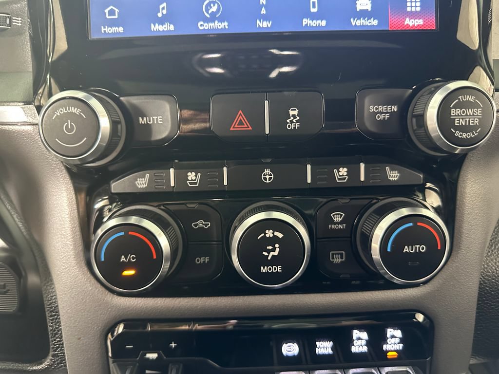Used 2022 RAM 3500 Laramie AWD/4WD image 33