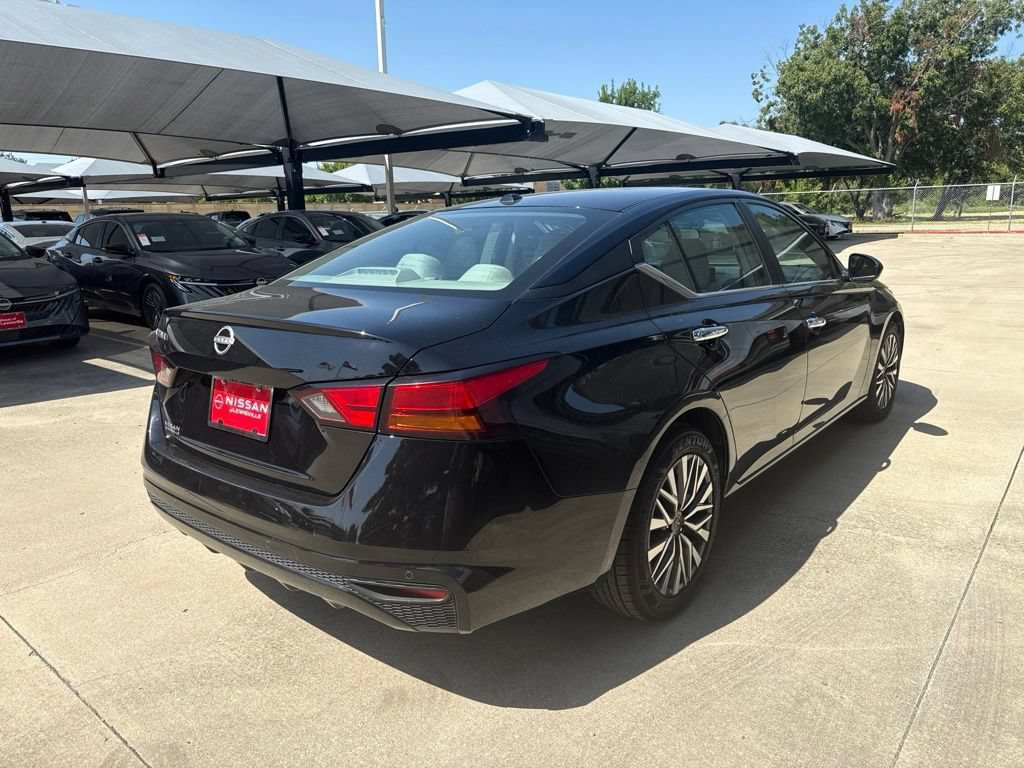 Certified 2025 Nissan Altima 2.5 SV FWD image 8