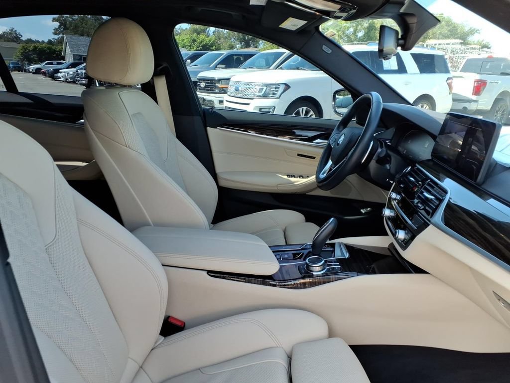 Used 2022 BMW 530i xDrive w/ Convenience Package AWD/4WD image 12