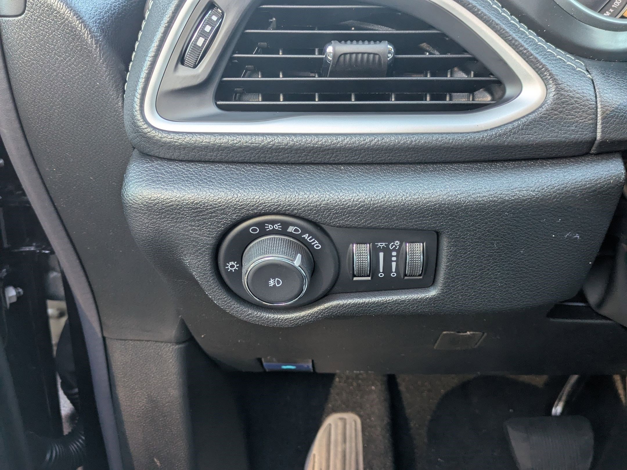 New 2026 Chrysler Pacifica Select image 14