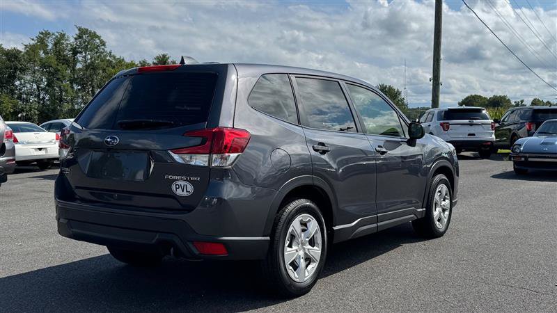 Used 2023 Subaru Forester AWD/4WD image 5