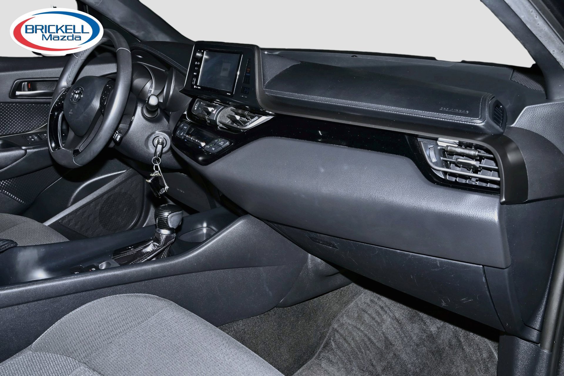 Used 2018 Toyota C-HR XLE FWD image 13