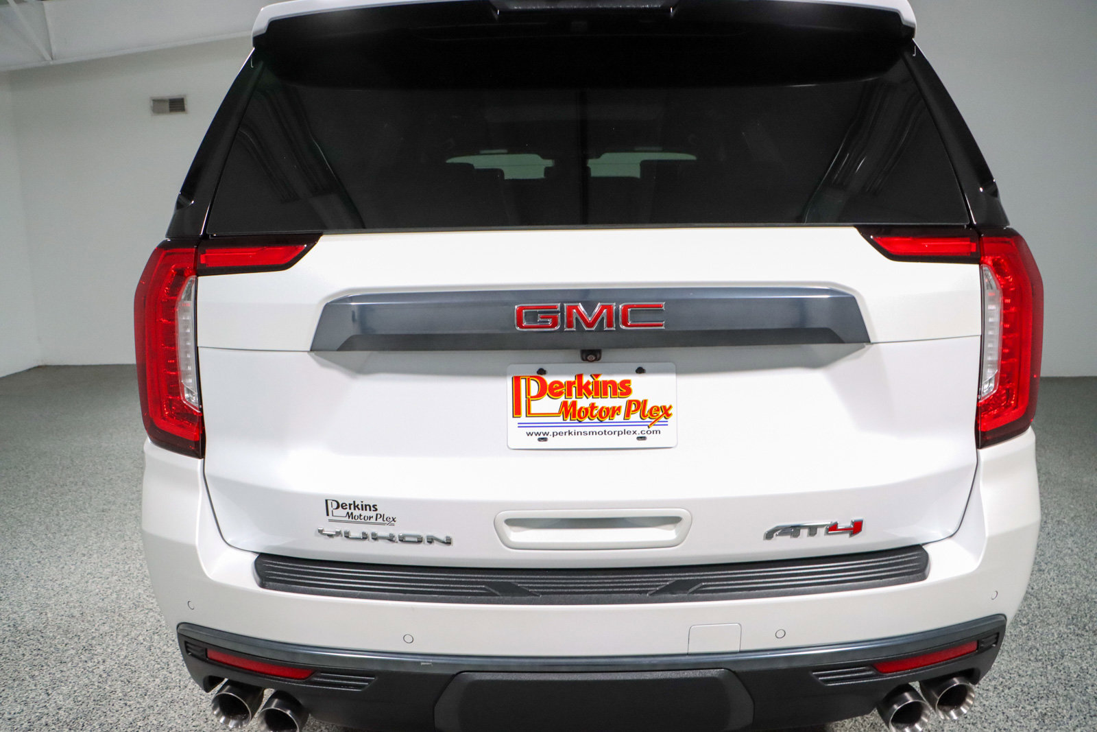 Used 2024 GMC Yukon AT4 w/ Technology Package image 8