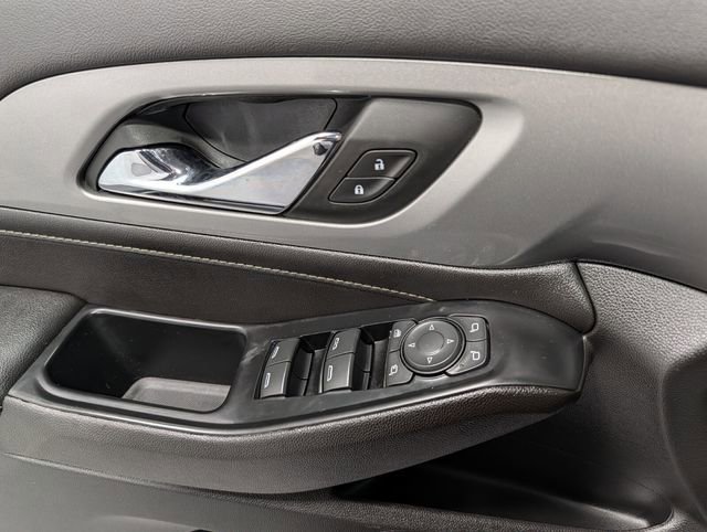 Used 2023 Chevrolet Traverse LT w/ LT Premium Package AWD/4WD image 18