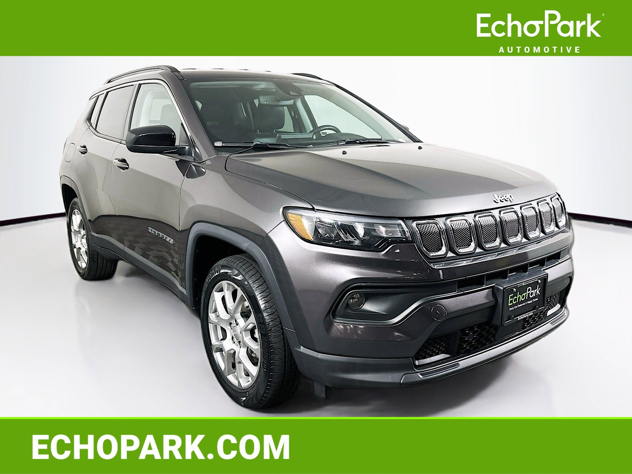 Used 2022 Jeep Compass Latitude AWD/4WD image 1