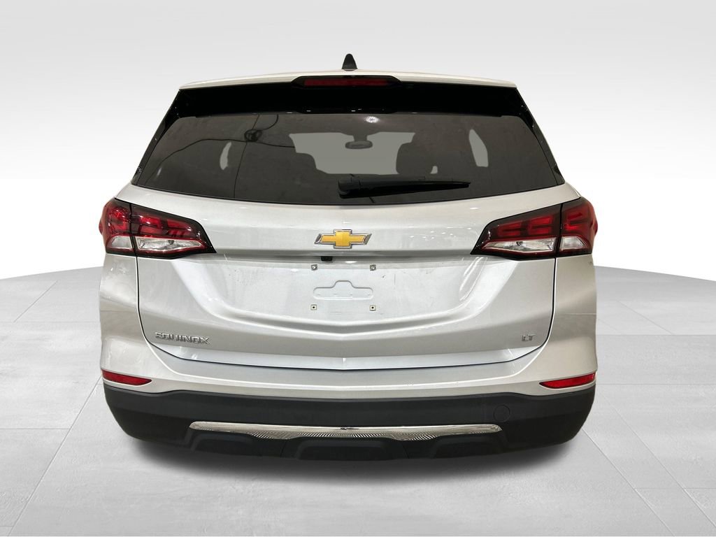 Used 2022 Chevrolet Equinox LT w/ LPO, Floor Liner Package FWD image 4