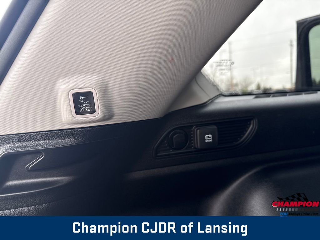 Used 2022 Jeep Grand Cherokee Limited image 35