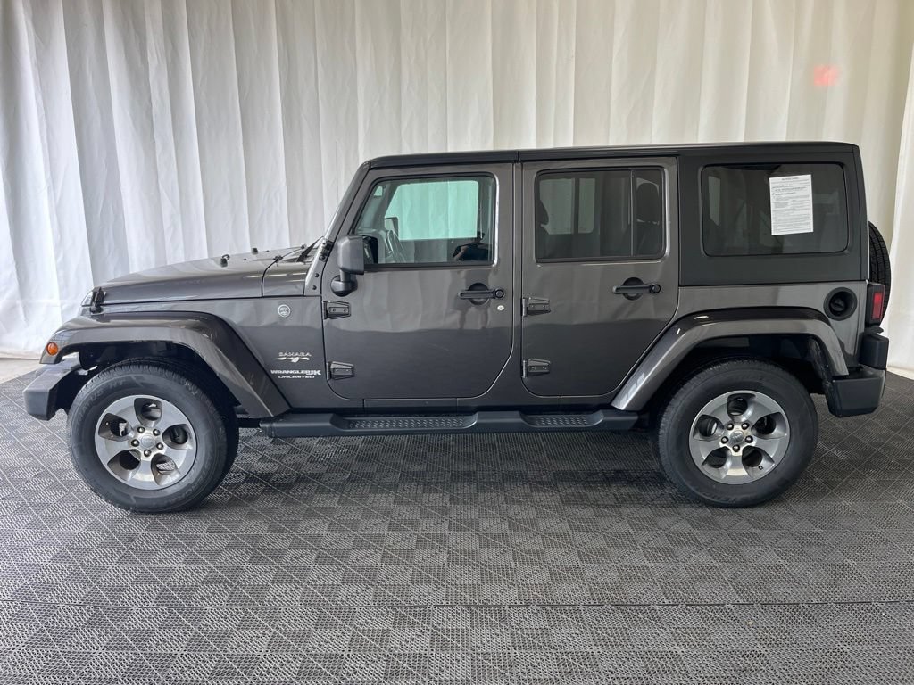 Used 2018 Jeep Wrangler Unlimited Sahara AWD/4WD image 25
