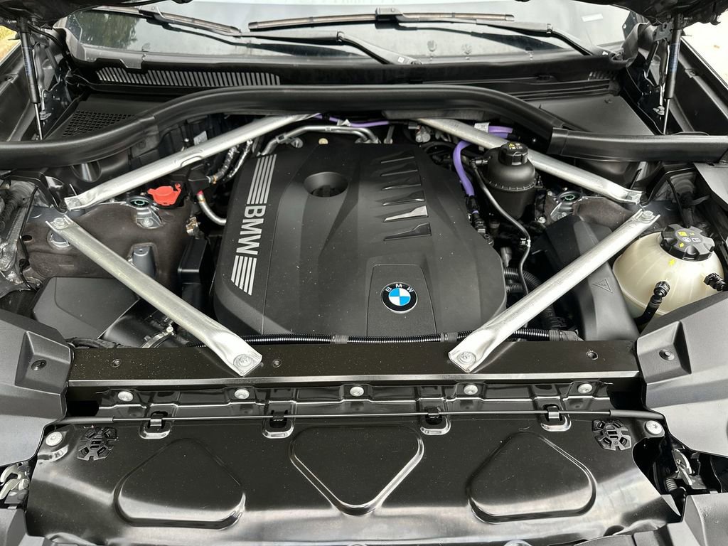 Certified 2024 BMW X7 xDrive40i w/ Premium Package image 34
