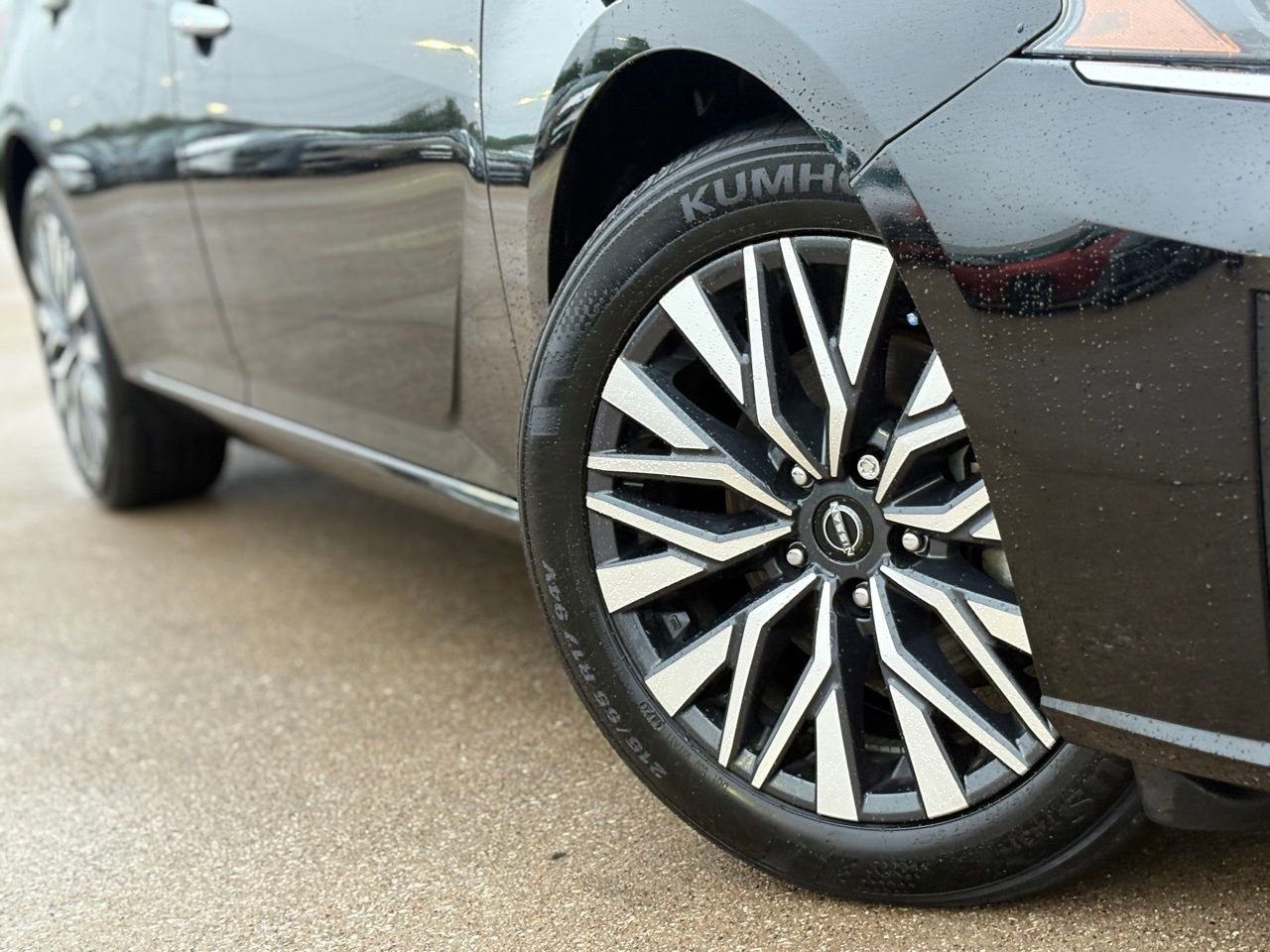 Certified 2025 Nissan Altima 2.5 SV FWD image 12