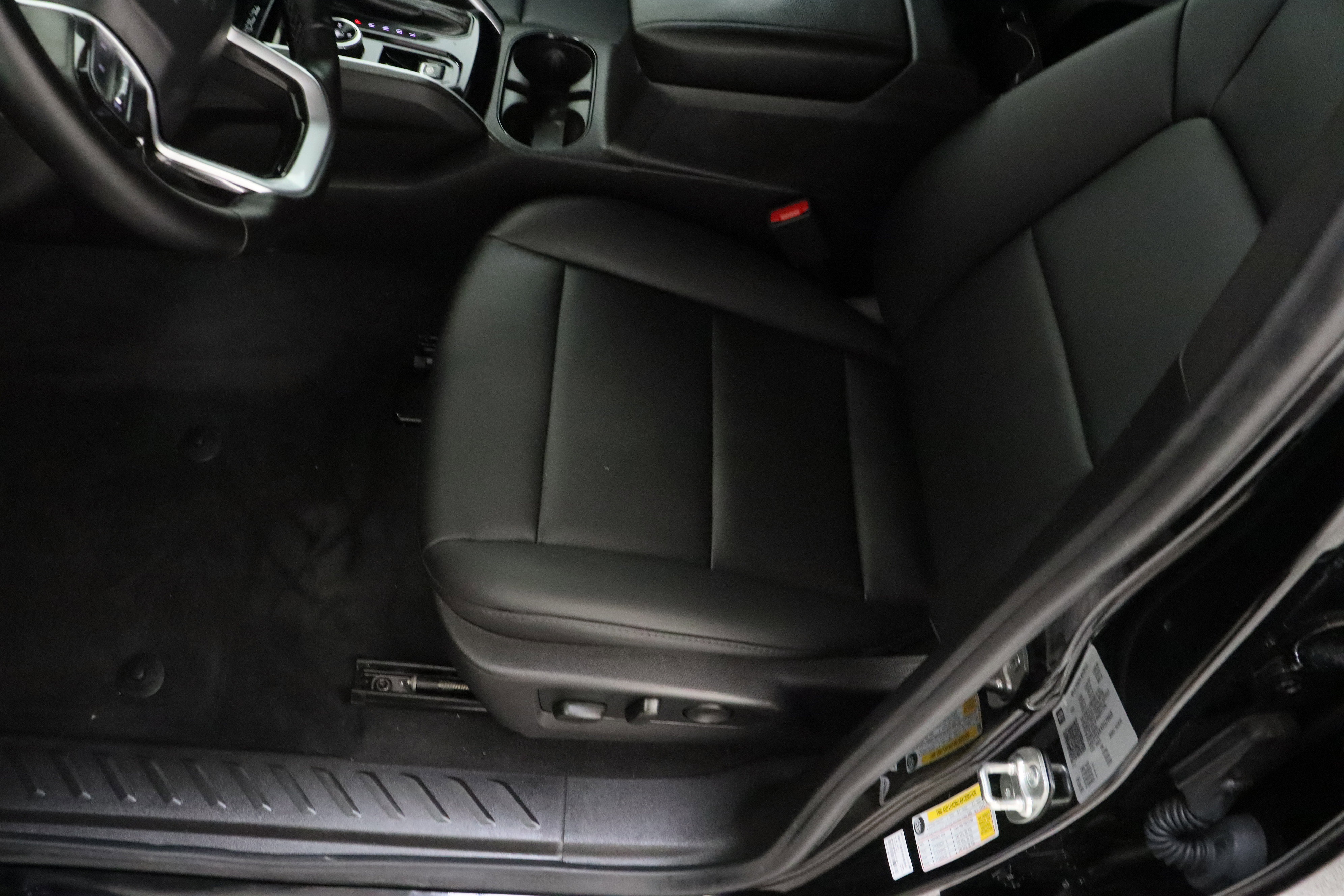 Used 2025 Chevrolet Colorado Trail Boss image 15