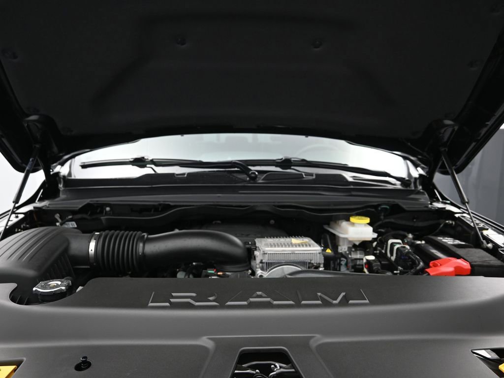 New 2026 RAM 1500 4x4 Crew Cab image 27