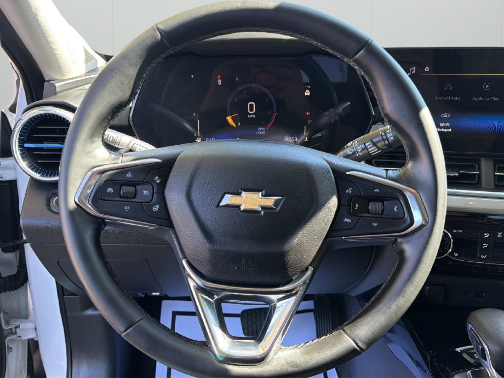 Used 2025 Chevrolet Trax LT w/ LT Convenience Package FWD image 26
