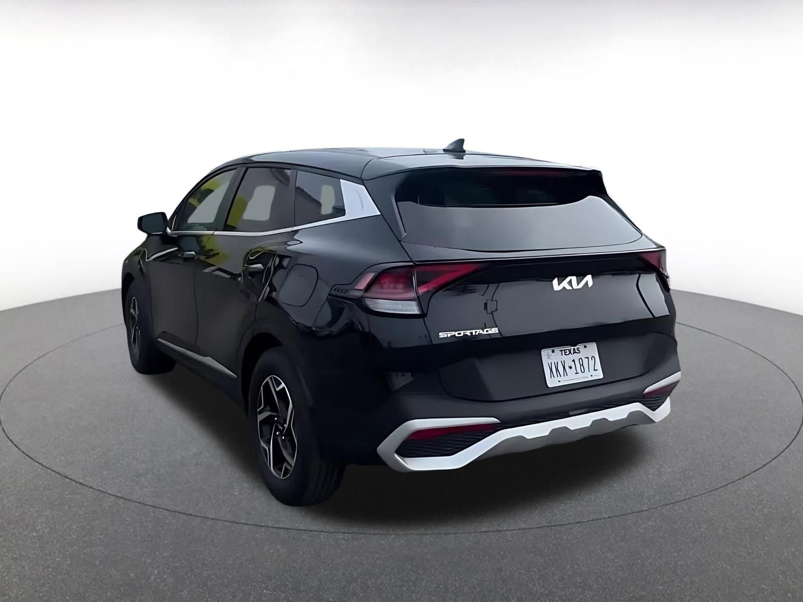 Used 2025 Kia Sportage LX FWD image 11