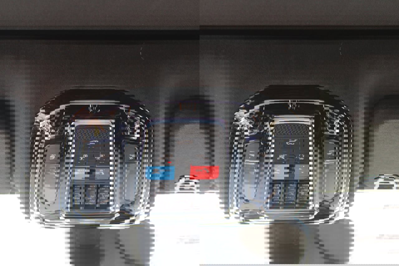 New 2025 Jeep Grand Wagoneer Series III w/ Rear Seat Video Group 1 image 18