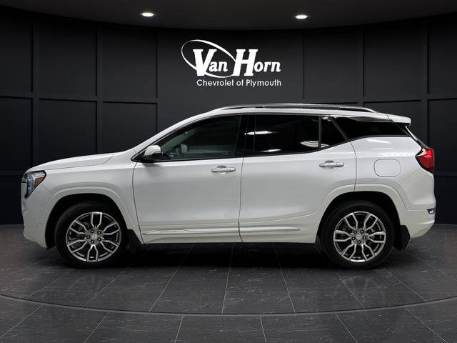 Used 2024 GMC Terrain Denali w/ Denali Premium Package image 13