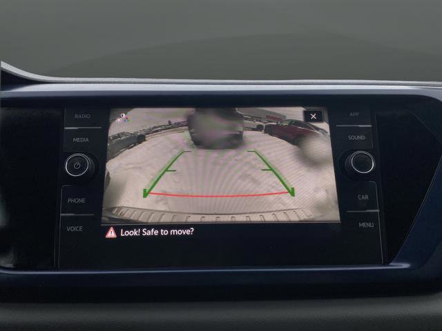 Used 2023 Volkswagen Taos SE image 9