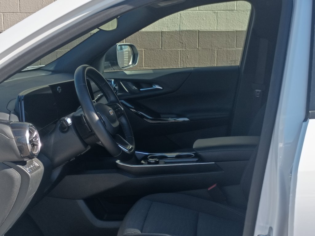 Used 2026 Chevrolet Equinox LT AWD/4WD image 16
