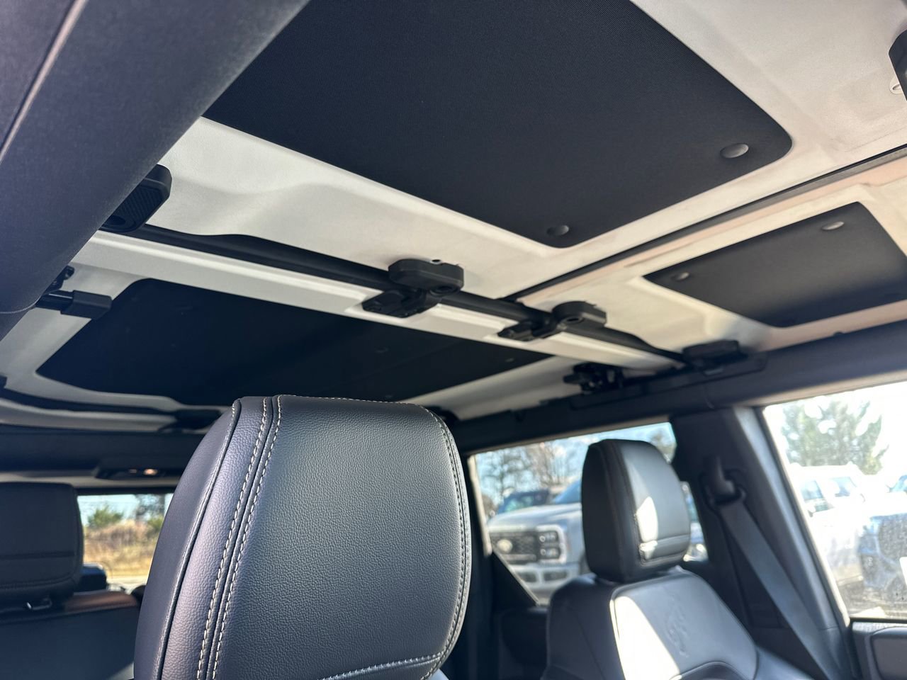 New 2025 Ford Bronco Badlands AWD/4WD image 14