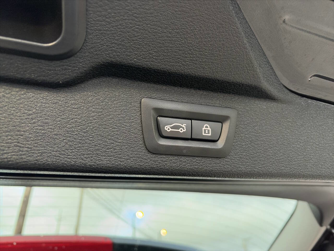 Used 2016 BMW X5 xDrive40e image 12