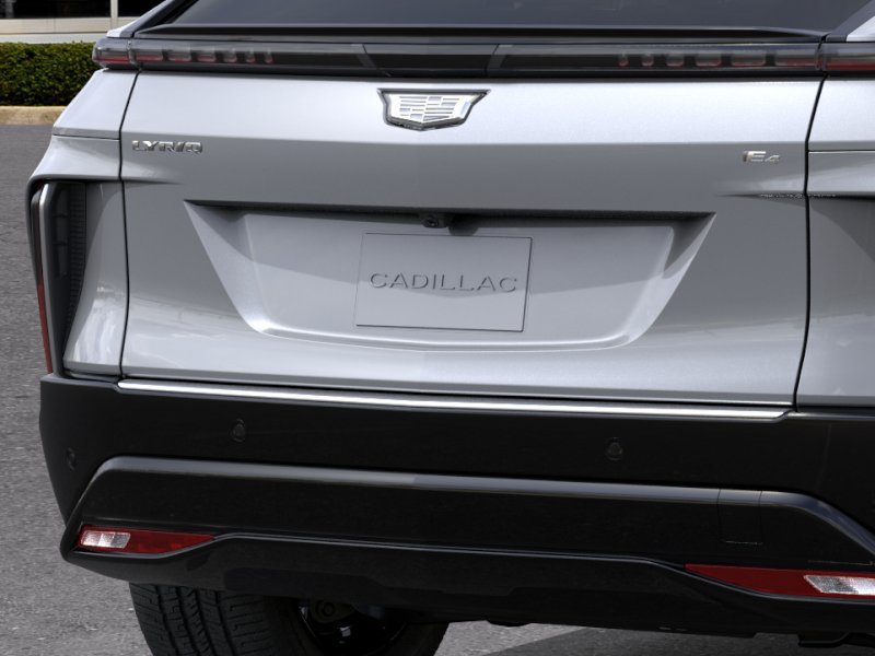 New 2027 Cadillac Lyriq Luxury w/ LPO, Floor Liner Package AWD/4WD image 16