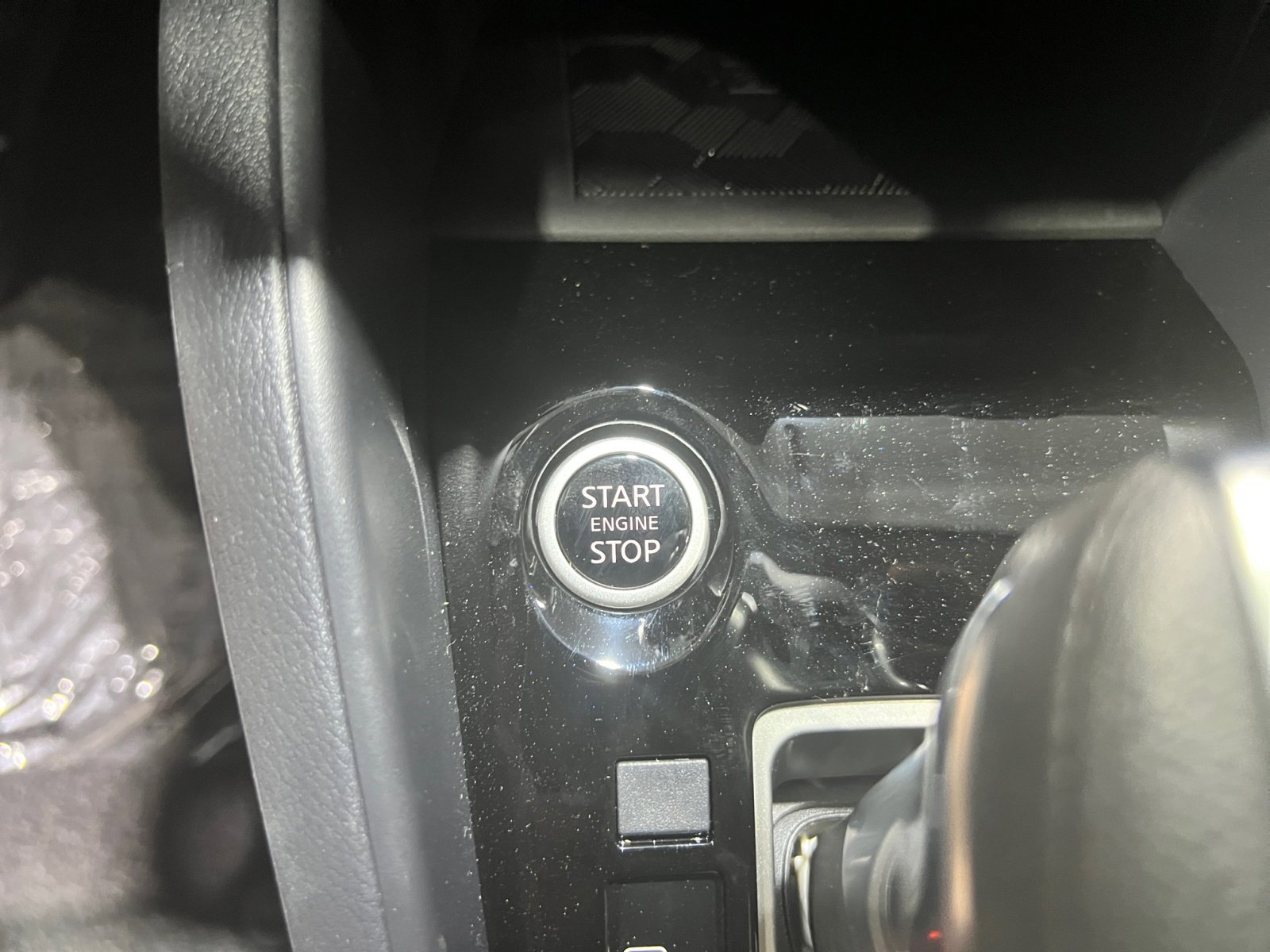 New 2025 Nissan Versa SR w/ Trunk Package image 30