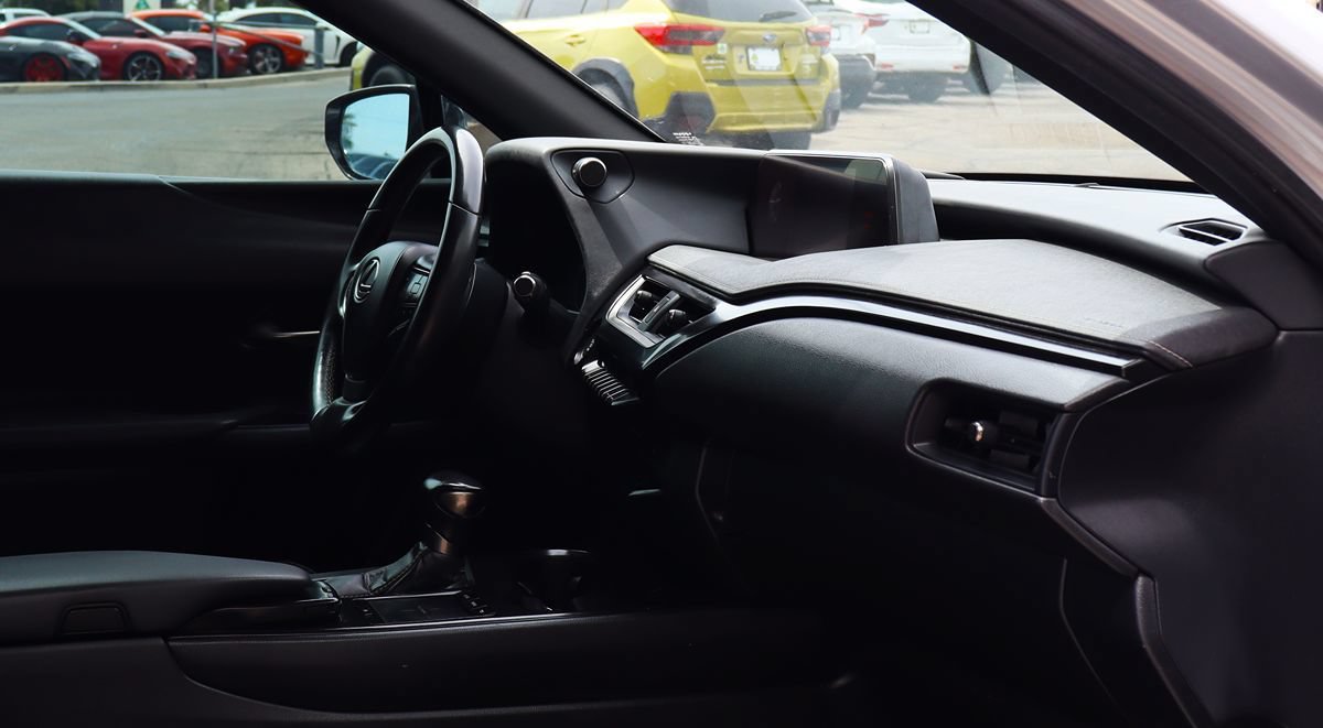 Used 2019 Lexus UX 200 w/ Premium Package FWD image 32