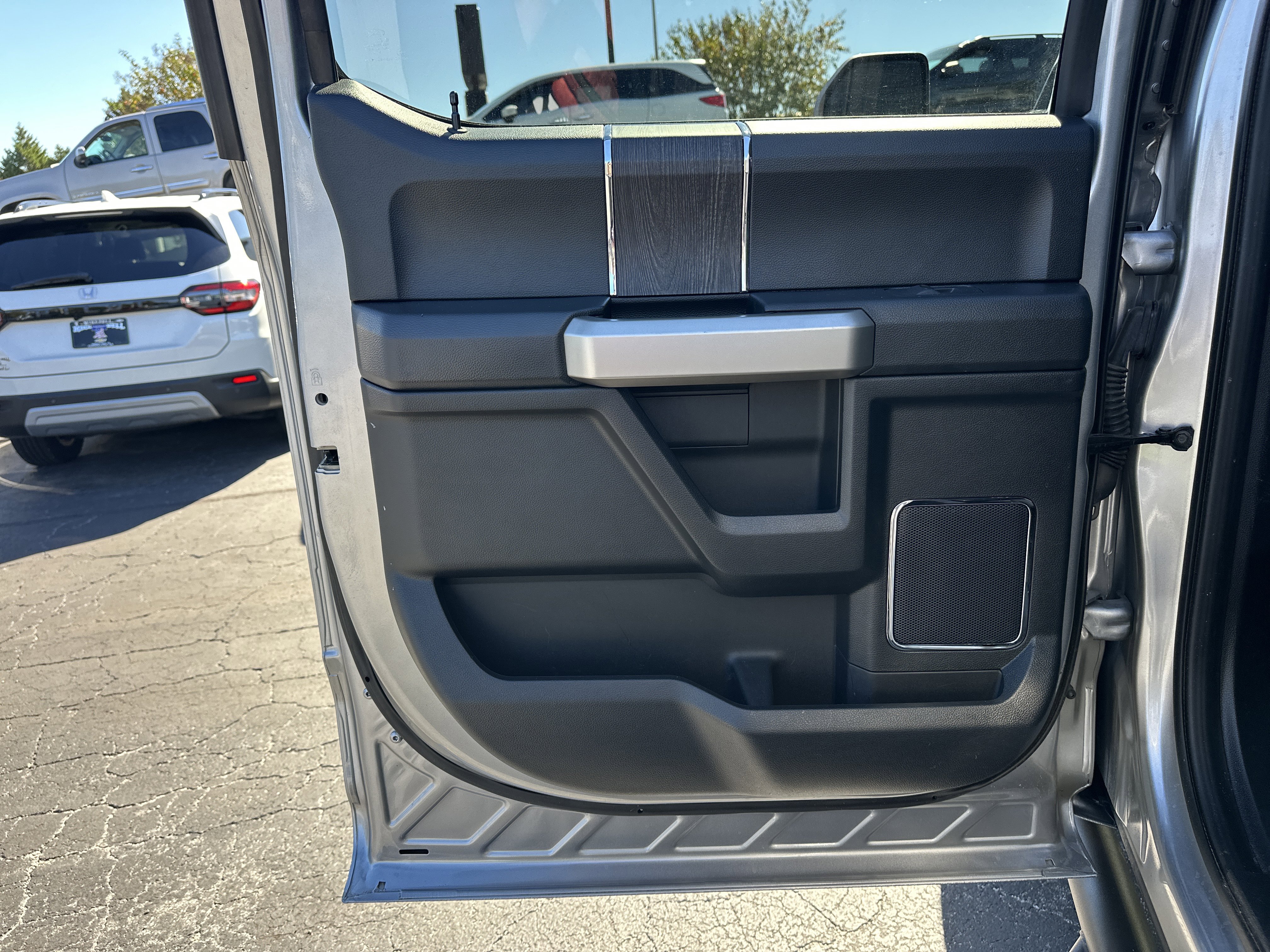 Used 2020 Ford F350 Lariat w/ Lariat Ultimate Package image 22